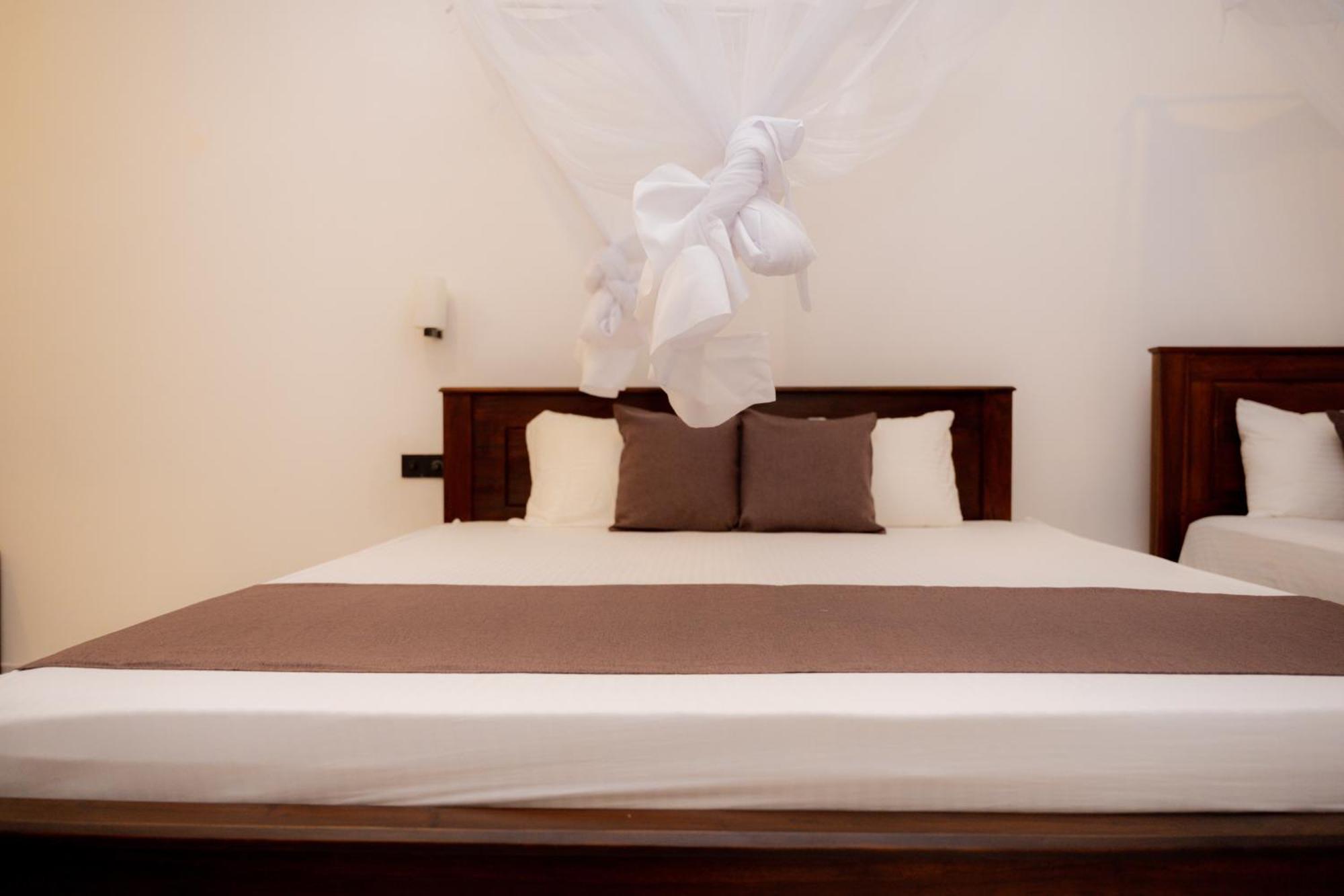 Sea Bay Inn แทนกาลเล ภายนอก รูปภาพ