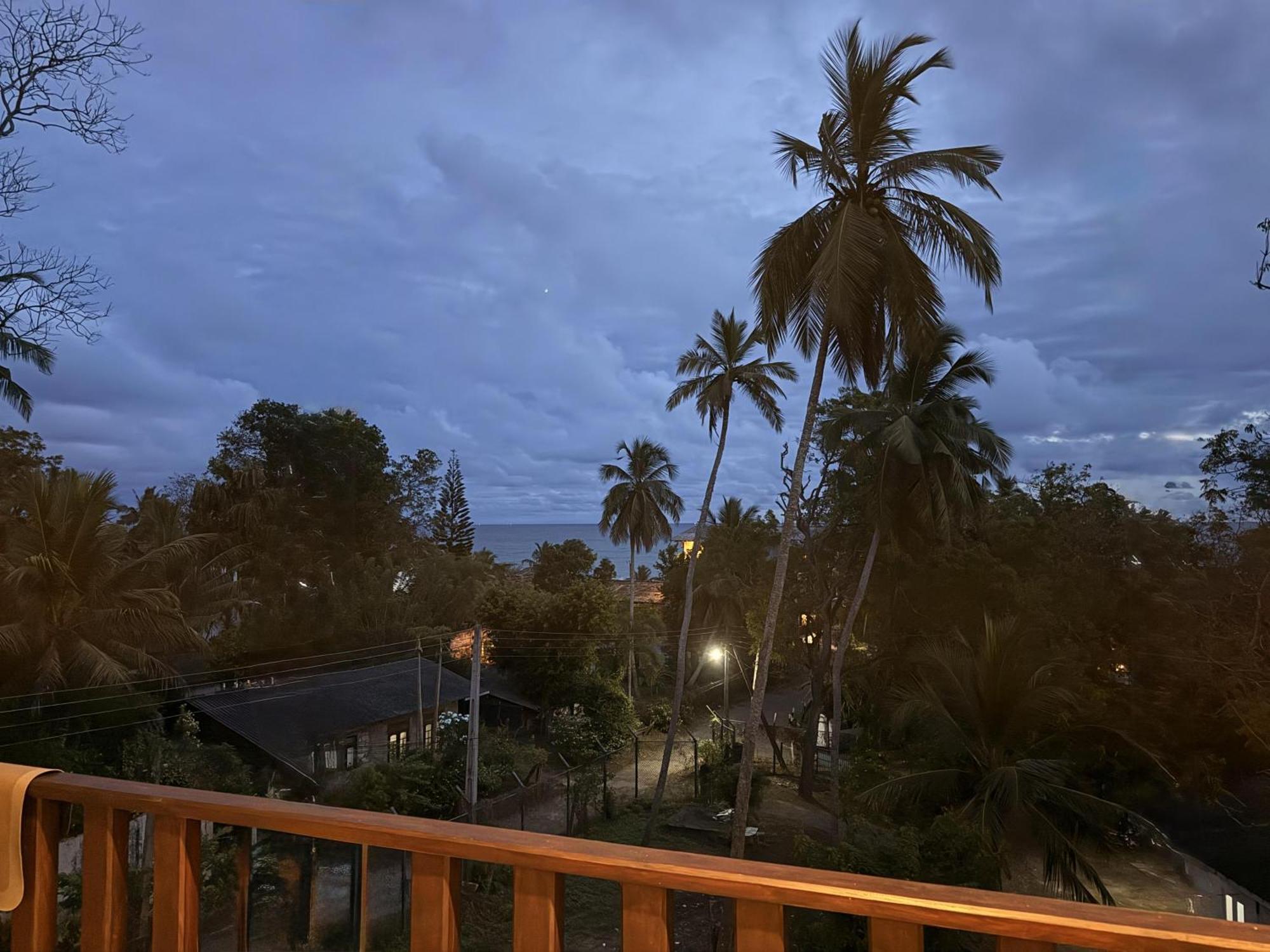 Sea Bay Inn แทนกาลเล ภายนอก รูปภาพ